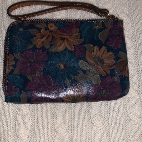 Patricia Nash Reale Wristlet - Picture 2 of 4